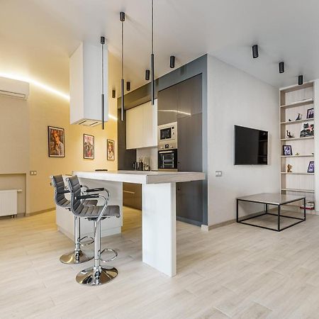 Sea Symphony Design Apartment Odesa Exterior foto